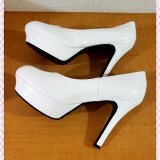 ♡ホワイトエナメルパンプス♡の画像