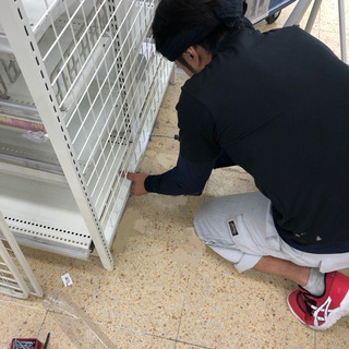 ★店舗の陳列什器の組立のお手伝い★の画像
