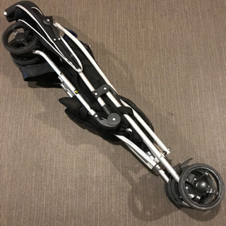 軽量　ベビーカーの画像