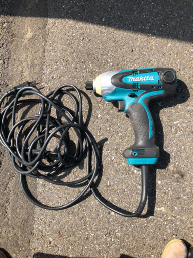 マキタ　インパクトドライバー