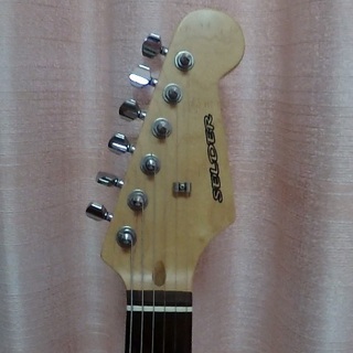 無料　エレキギター(ストラトタイプ)　ソフトケース　クリップチューナー　ピック　差し上げますの画像