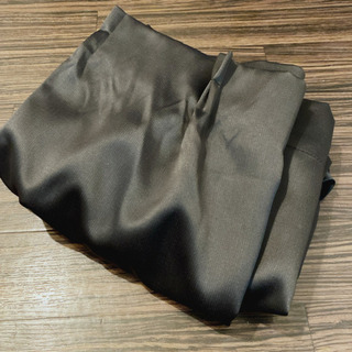 お取引先決まりました！黒のカーテン