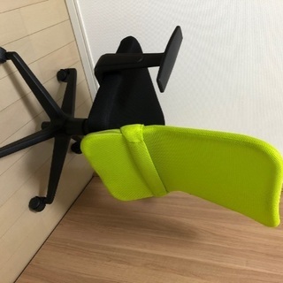 【ほぼ未使用】オフィスチェア　引取のみ　【葛飾区】の画像