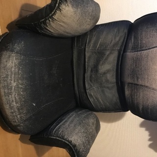 座椅子ブラック