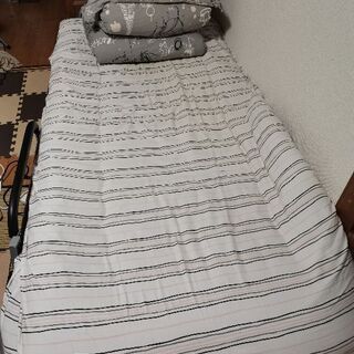 シングルベッド