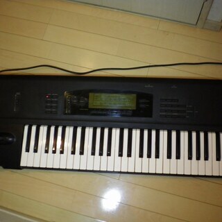 コルグのシンセサイザーの画像