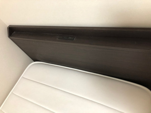 取りに来て頂ける方限定！マットレス付き機能的セミダブルベッド