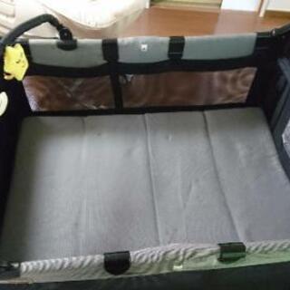 折り畳みベビーベッドあげます。の画像
