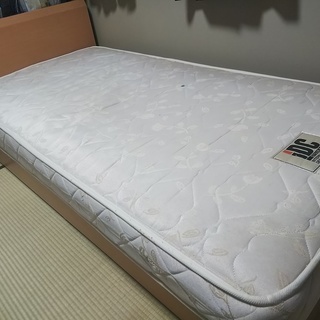 シングルベッド