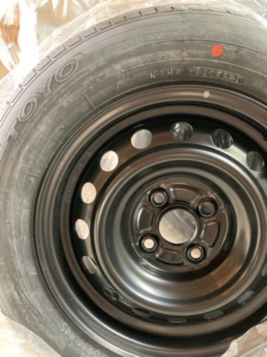 処分値下げ　新品　TOYO タイヤ175/70R14　鉄ホイール　キャップ（TOYOTA）付き　4本セット