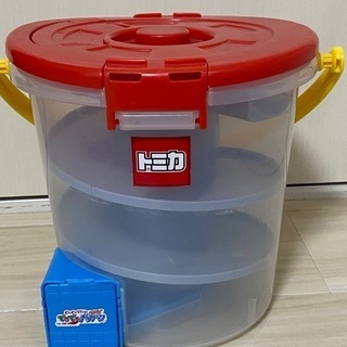 トミカ　でるでるバケツ