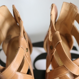ナインウエスト・NINE WEST 編み上げサンダル　アメリカサイズ  6 1/2・ヒール高さ 約8cmの画像