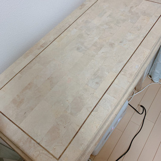 お取引先決まりました！大理石調、アンティークテーブルです。の画像
