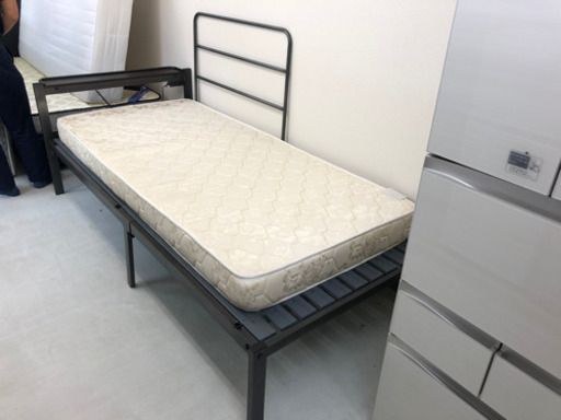 【リサイクルサービス八光　田上店　配達・設置OK】ダークブラウンコンセント付シングルパイプベット