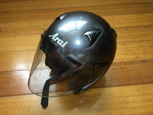 取引中。値下げできます。Arai ヘルメット