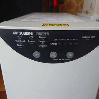 あげます CVCF型UPS 三菱 FREQUPS-V AC100V 1KVA 要修理品の画像