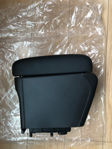 新型フィット　純正アームレスト　コンソールボックス