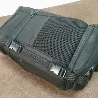 【カメラバッグ】Amazonベーシック カメラバッグ スリングバ...