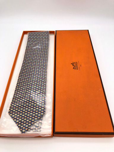【新品未使用箱&袋付】エルメス魚柄ネクタイ