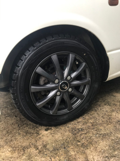 バリ溝　軽かっこいい社外スタッドレスタイヤ　13インチ　155 65 13 ダンロップ