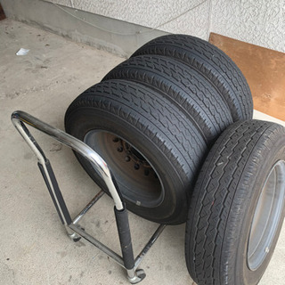 ハイエース純正タイヤ４本組「鉄ホイール」の画像