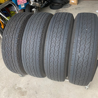 ハイエース純正タイヤ４本組「鉄ホイール」の画像