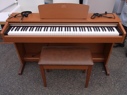 売約済　YAMAHA アリウス 電子ピアノ YDP-160C　88鍵 3本ペダル イス付