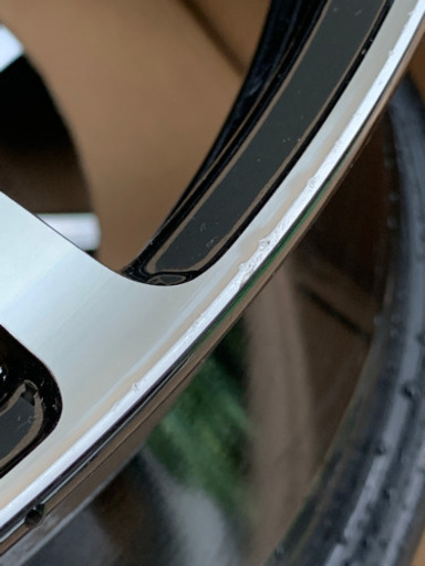 16インチ4穴　ロクサーニスポーツ　ほぼ新品、無傷