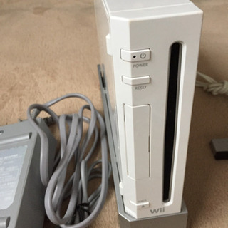 Wii 本体 ソフト一本の画像