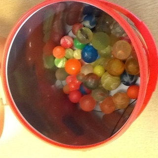 スーパーボール アンパンマンの缶も一緒に