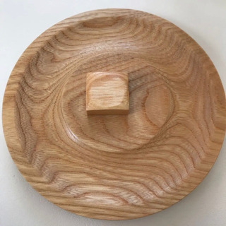 ガラスの入れ物の画像