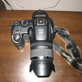 一眼レフカメラ更に値下げファインピックスS-9000の画像