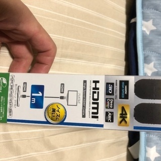 HDMI端子とHDMI端子分配器の画像