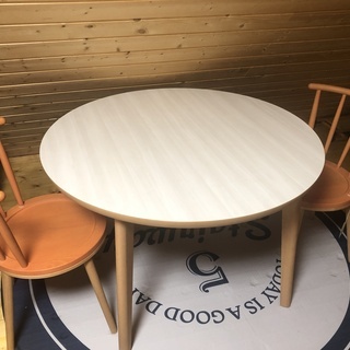 新品　使用時間　25秒ほど(座っただけ)  コイズミ　丸　ダイニ...