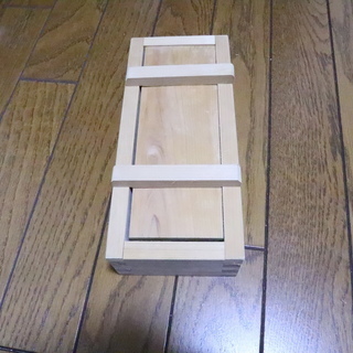 木曽桧押し寿し器の画像
