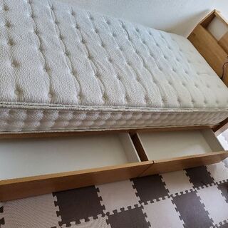 シングルベッドを売ります。の画像