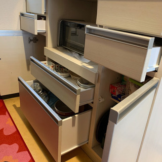 食器棚の画像