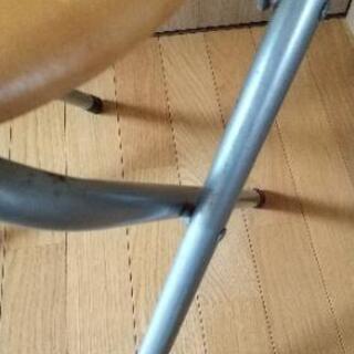 折り畳み椅子の画像