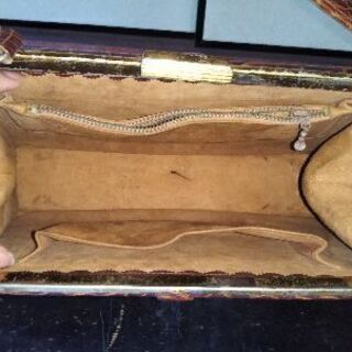 アンティークワニ革ハンドバッグの画像