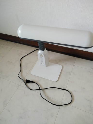 中古・美品　卓上ライト