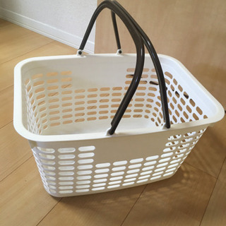 差し上げます　洗濯かごの画像