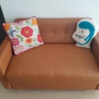美品 合成革の２人掛けカウチの画像
