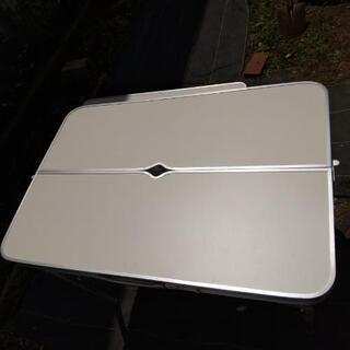 (譲り交渉中)キャンプテーブルセットの画像