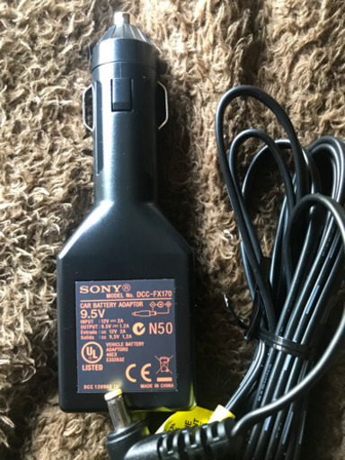SONY  CAR BATTERY アダプター　9.5v 1.2A