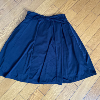 新品タグなしネイビースカート