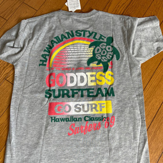 新品タグ付きメンズTシャツ　色グレーの画像