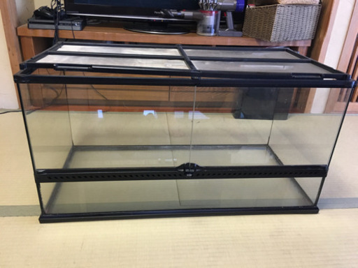 大型爬虫類ケージ　ライト類のスタンド付き