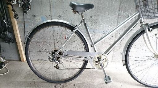 自転車中古 Emile 外装6段変速 オートライト カゴ付き 鍵新品 前後タイヤチューブ新品 タイヤ28インチ カラーシルバー