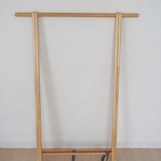 【値下げ】木製ハンガーラックの画像