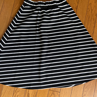 新品タグなしウエストゴム黒色ボーダー　スカート